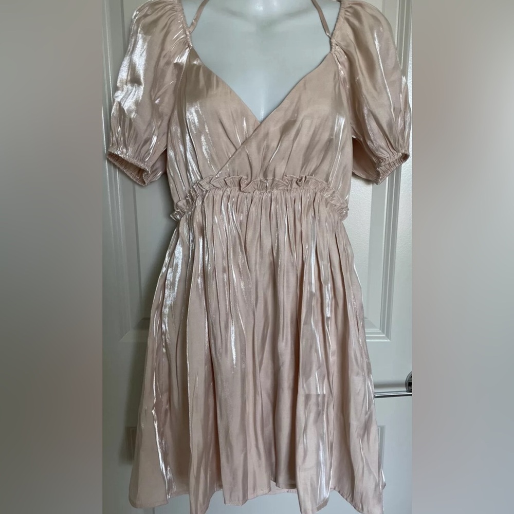 Forever 21 Women’s Blush Puff Sleeve Iridescent Flowy Dress-Medium